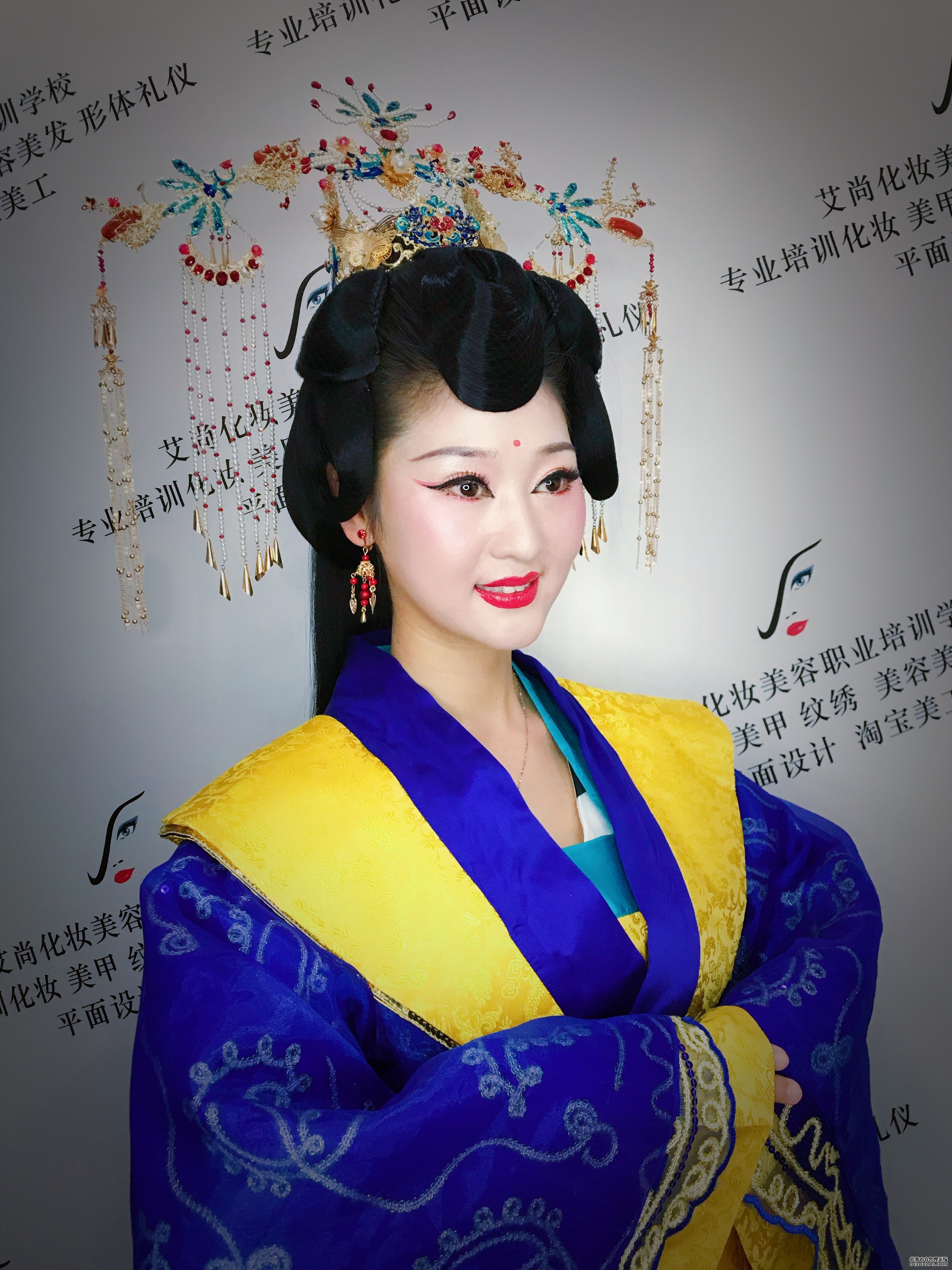 漯河想学点技术去哪学?漯河学化妆怎么样？(图2)