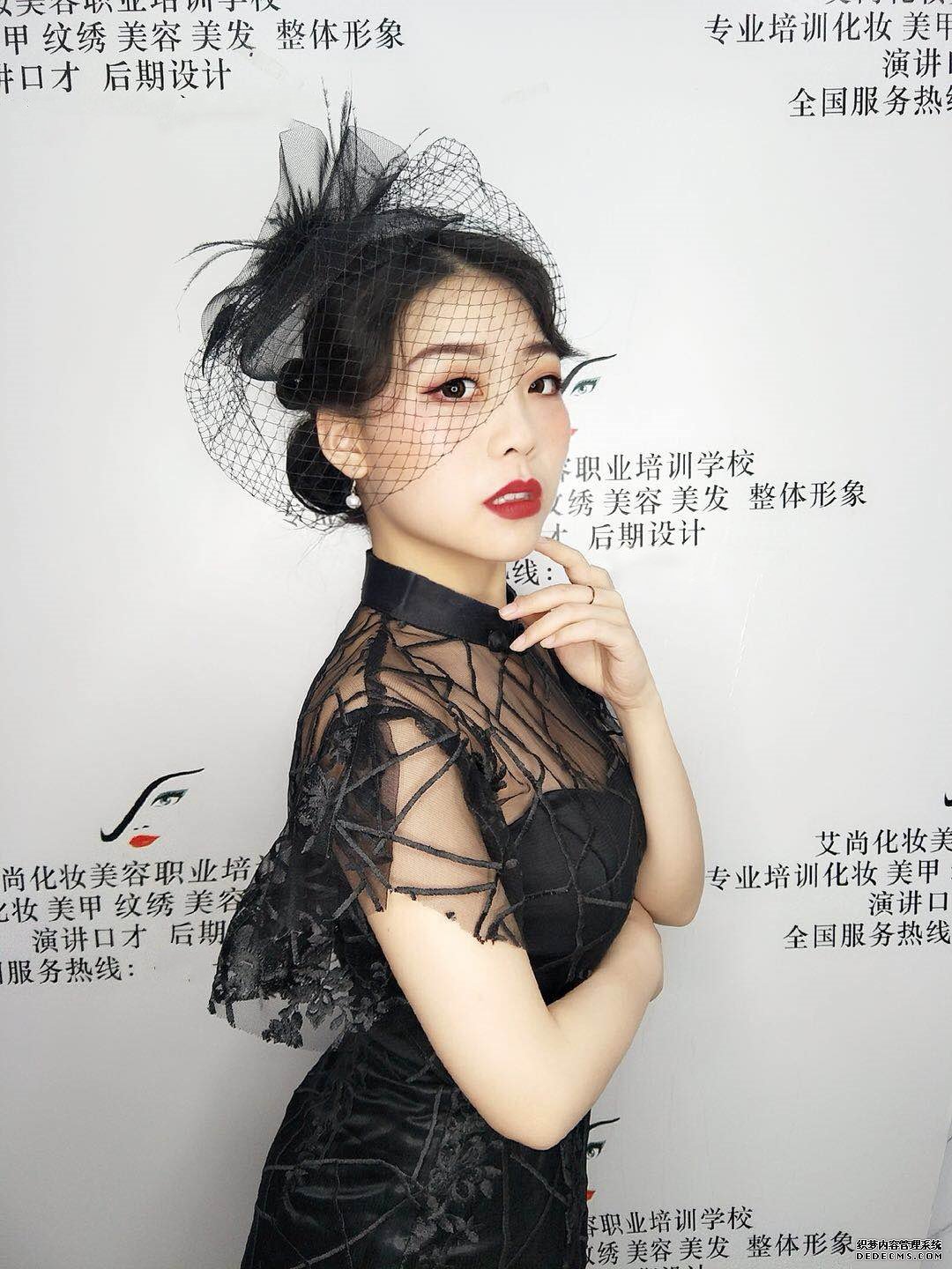 漯河学化妆美甲去哪儿好？有化妆美甲的速成班(图2)