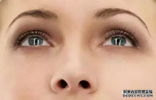 化妆:快来get4款基础眉形的技巧啦!(图7) 化妆:快来get4款基础眉形的技巧啦!(图7)