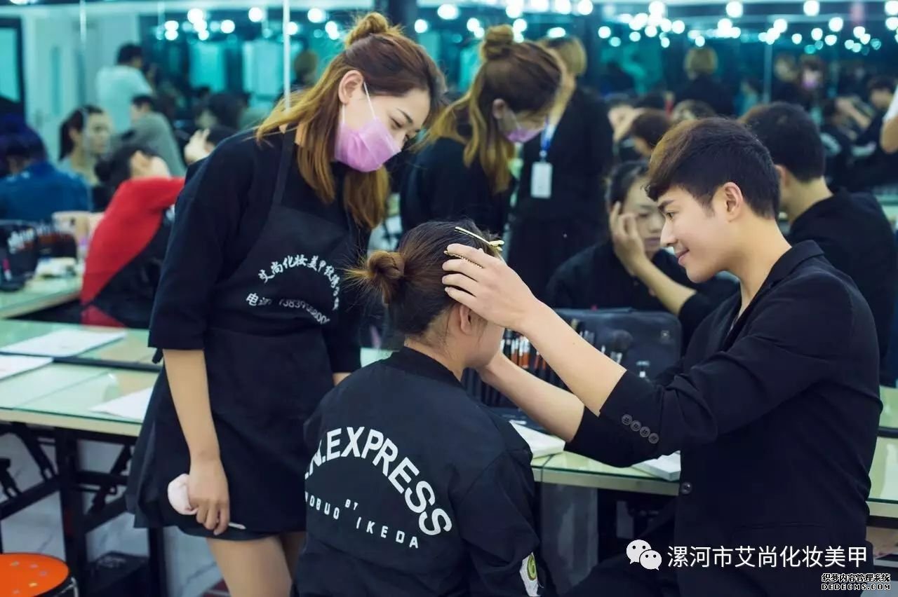 【中式新娘】芙蓉不及美人妆,金玉盘头珠翠亮(图12) 【中式新娘】芙蓉不及美人妆,金玉盘头珠翠亮(图12)