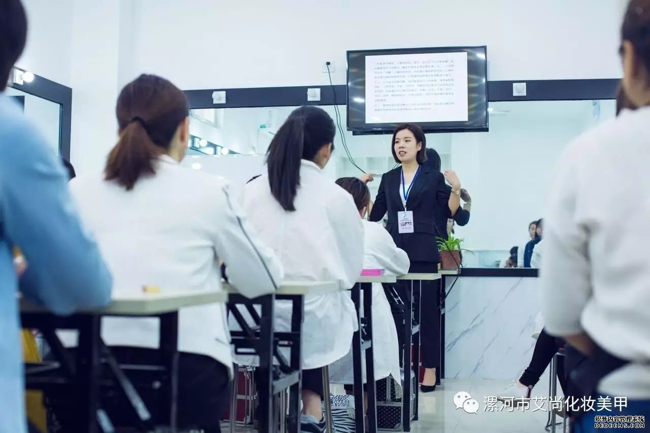 【中式新娘】芙蓉不及美人妆,金玉盘头珠翠亮(图11) 【中式新娘】芙蓉不及美人妆,金玉盘头珠翠亮(图11)