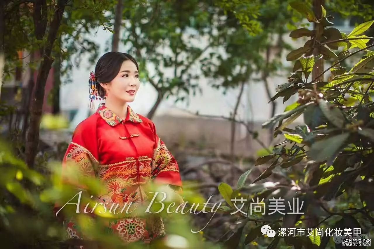 【中式新娘】芙蓉不及美人妆,金玉盘头珠翠亮(图5) 【中式新娘】芙蓉不及美人妆,金玉盘头珠翠亮(图5)