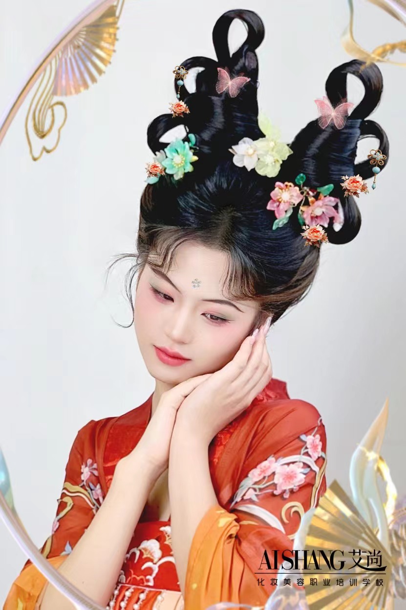 汉服梳妆-灵动唐妆(图1)